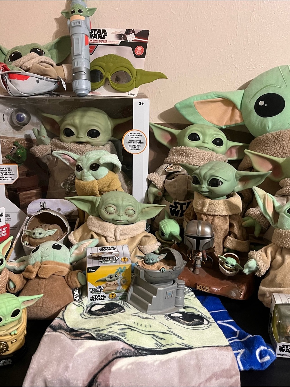 Disney Grogu Collection Plush & Figures - Green, Tan, Brown yoda